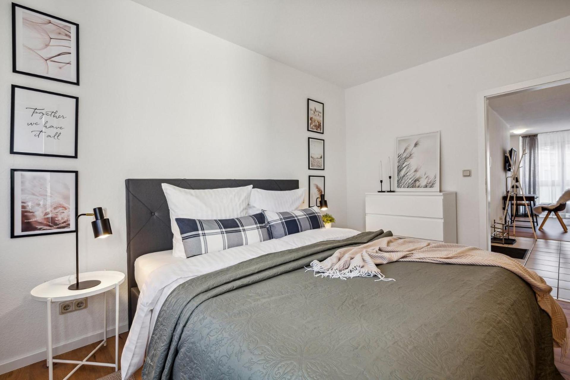 Comfort Apartment - Self-Check-In - 2 Schlafzimmer - Bis 5 Pers - Zentrumnah - Parkplatz - Wifi - Balkon Neunkirchen  Exterior foto